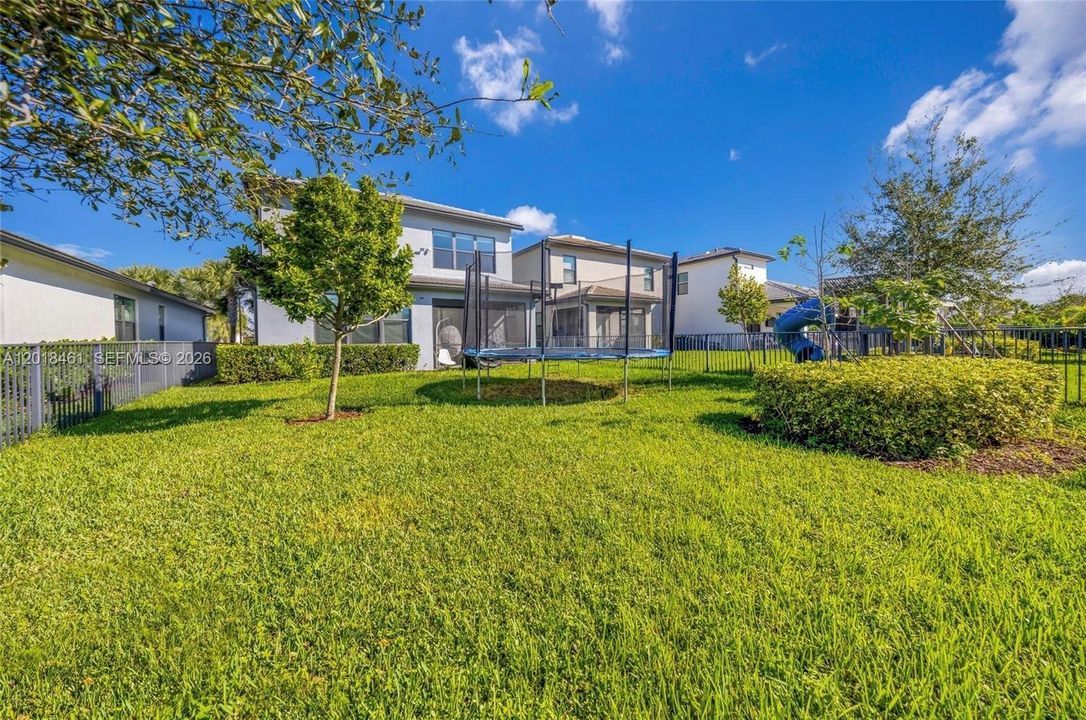 На продажу: $795,000 (3 спален, 2 ванн, 2143 Квадратных фут)