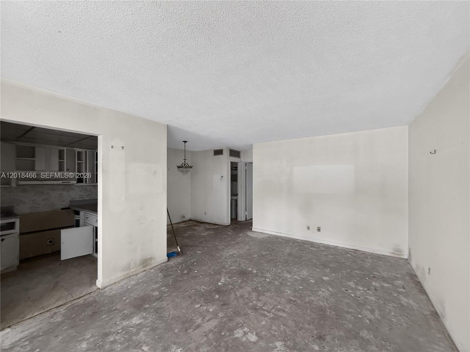 En Venta: $74,900 (1 camas, 1 baños, 676 Pies cuadrados)
