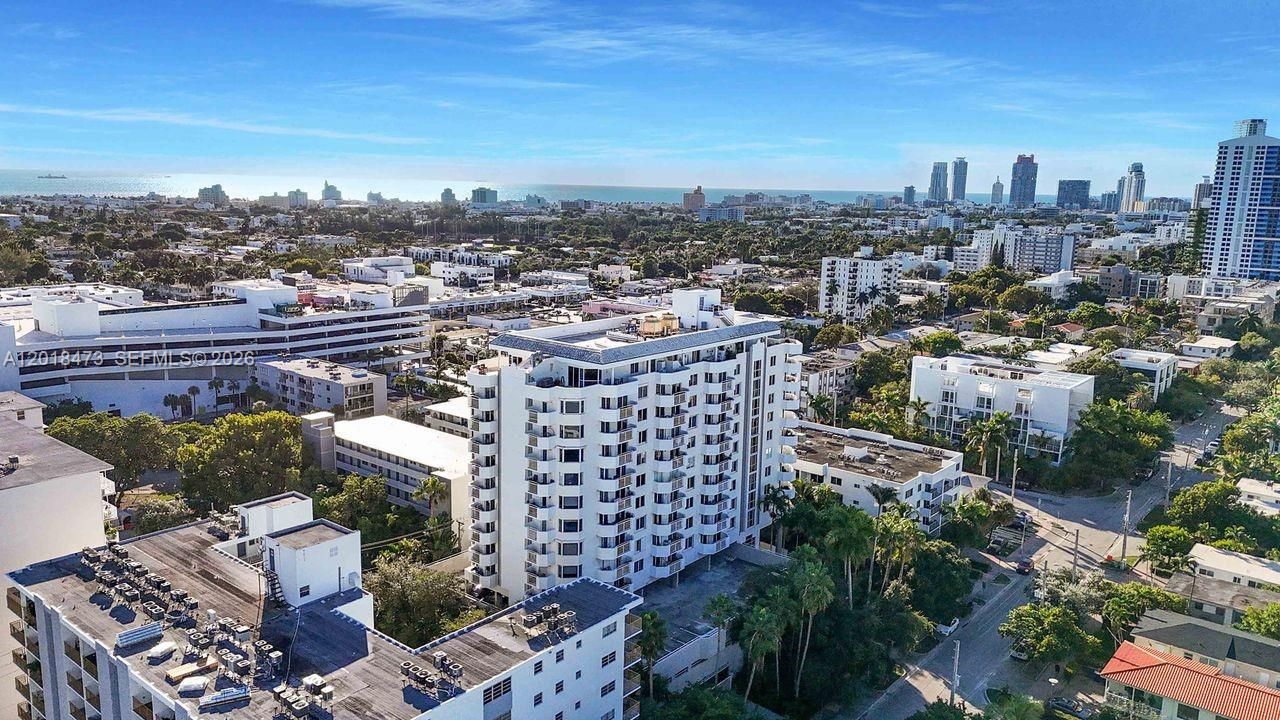 For Sale: $799,000 (2 beds, 2 baths, 890 Square Feet)