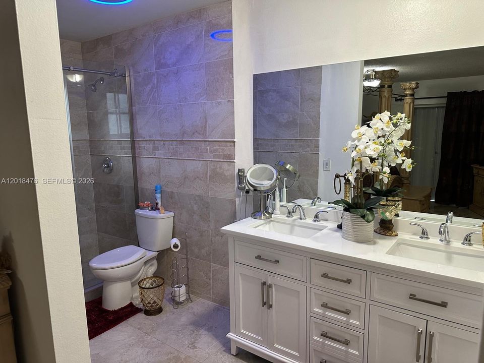 En Venta: $357,000 (2 camas, 2 baños, 1110 Pies cuadrados)