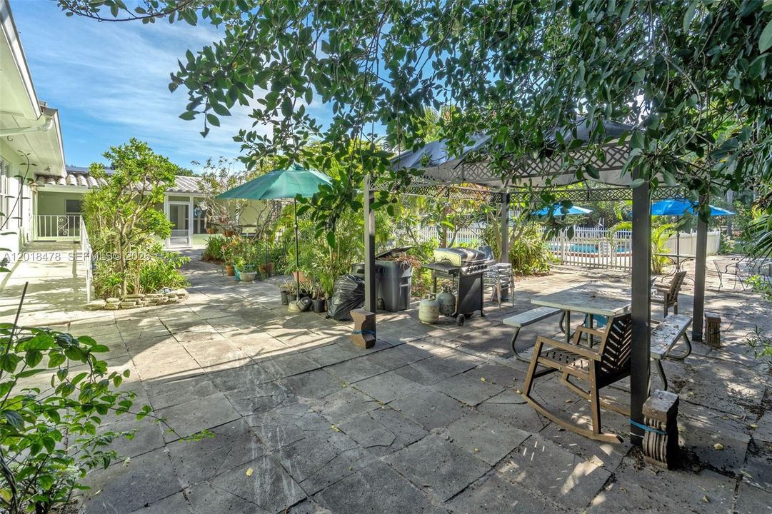 待售: $1,450,000 (5 贝兹, 3 浴室, 2634 平方英尺)