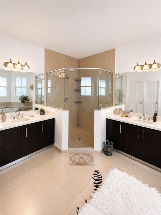 For Sale: $1,150,000 (4 beds, 4 baths, 2878 Square Feet)