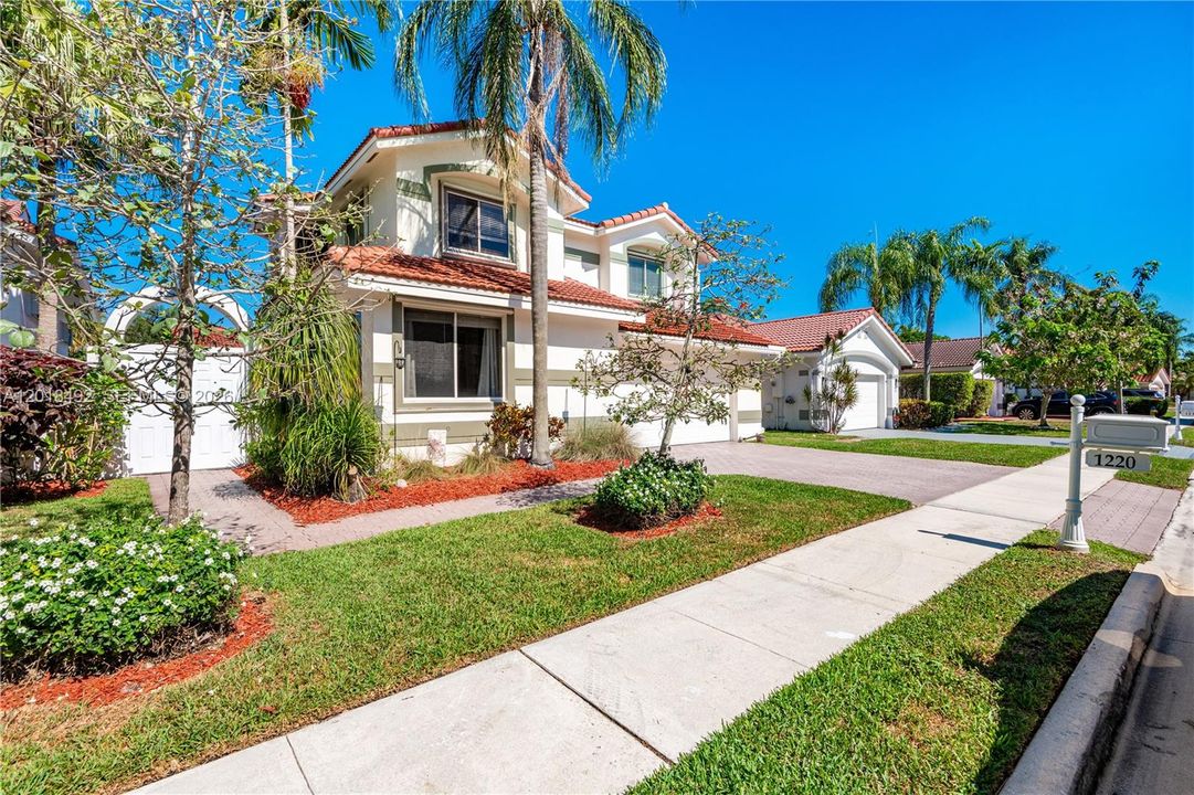 На продажу: $889,950 (4 спален, 3 ванн, 2988 Квадратных фут)