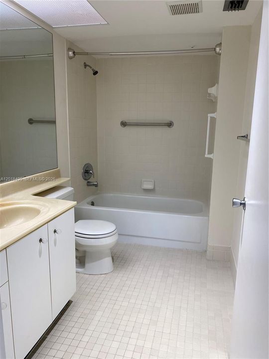 For Rent: $1,750 (1 beds, 1 baths, 940 Square Feet)