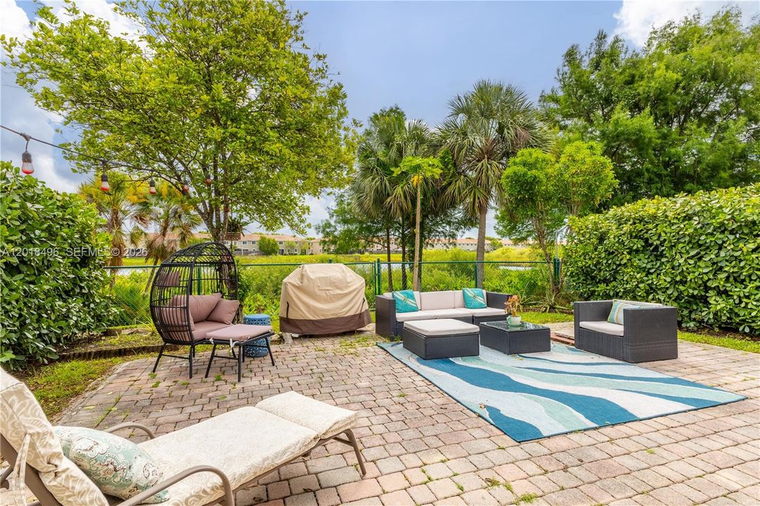 En Venta: $425,000 (3 camas, 2 baños, 1336 Pies cuadrados)
