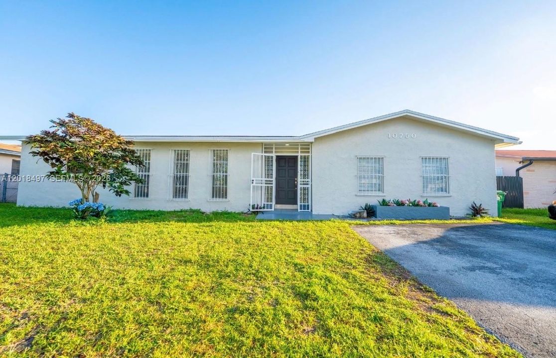 En Venta: $730,000 (5 camas, 3 baños, 2685 Pies cuadrados)