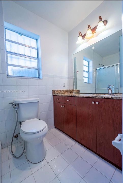 En Venta: $730,000 (5 camas, 3 baños, 2685 Pies cuadrados)