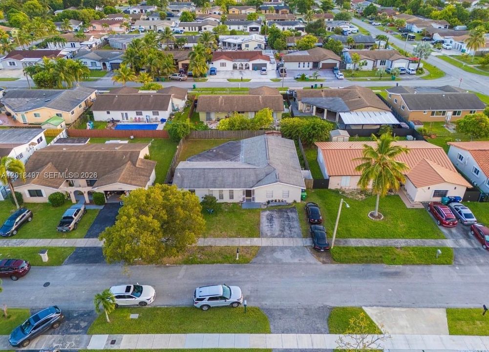 En Venta: $730,000 (5 camas, 3 baños, 2685 Pies cuadrados)