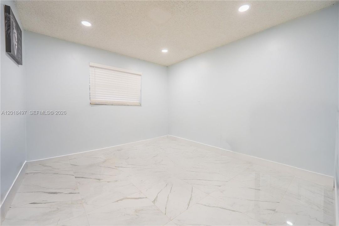 En Venta: $730,000 (5 camas, 3 baños, 2685 Pies cuadrados)