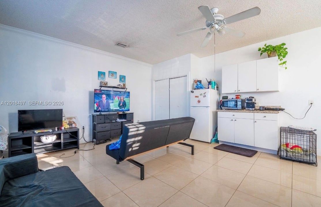 En Venta: $730,000 (5 camas, 3 baños, 2685 Pies cuadrados)