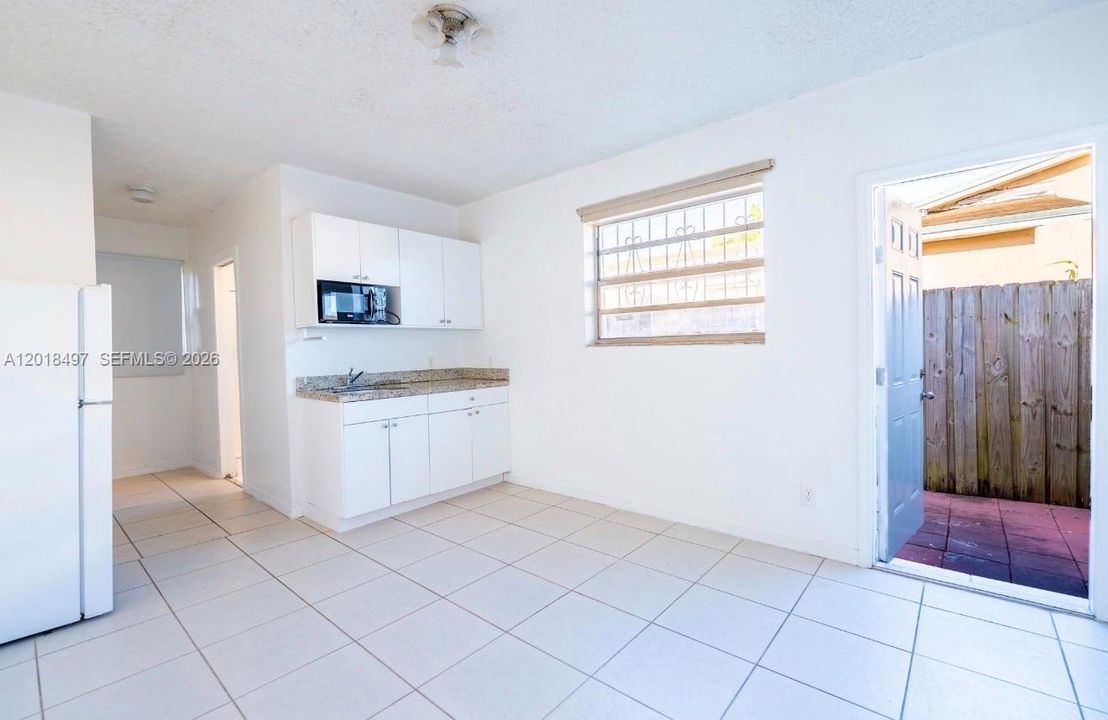 En Venta: $730,000 (5 camas, 3 baños, 2685 Pies cuadrados)
