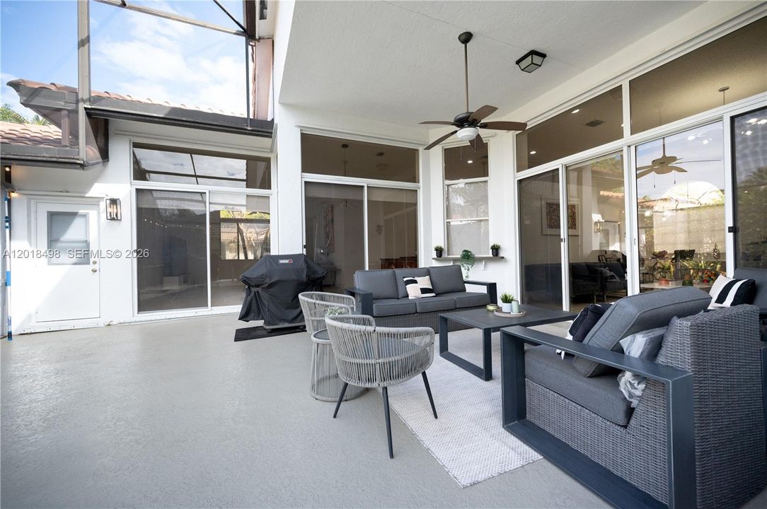For Sale: $1,075,000 (5 beds, 4 baths, 2716 Square Feet)