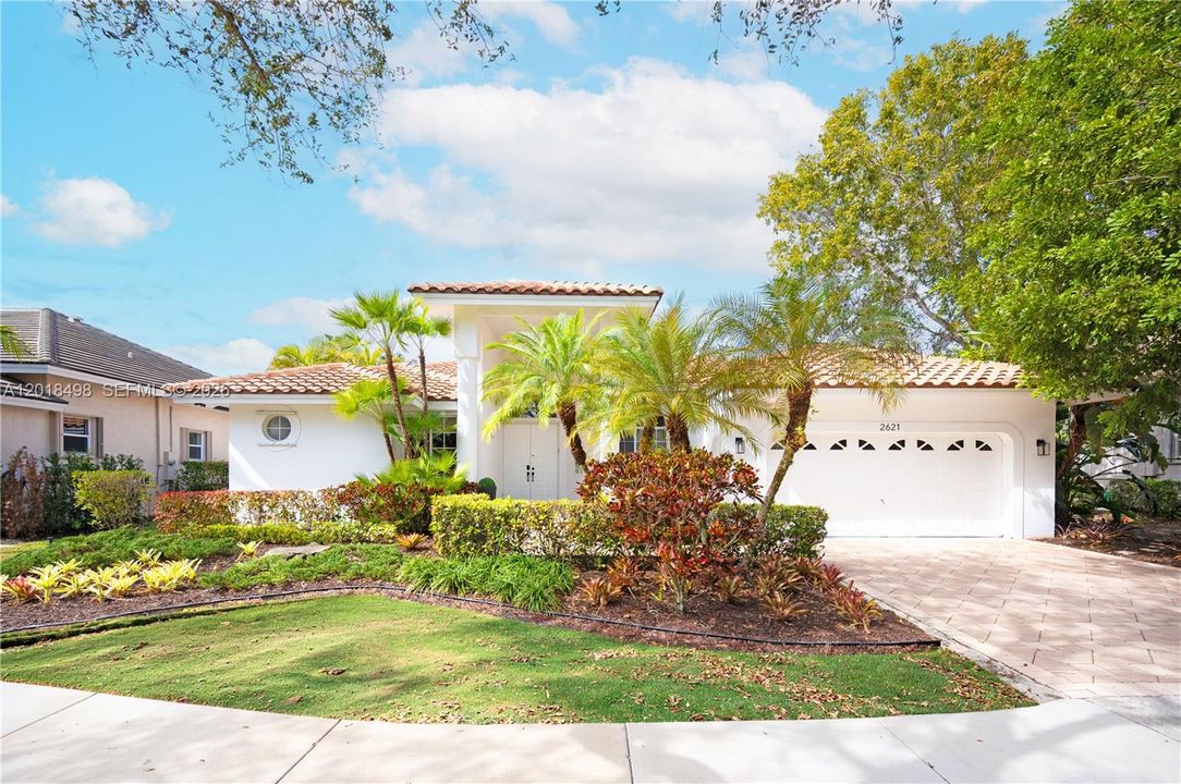 For Sale: $1,075,000 (5 beds, 4 baths, 2716 Square Feet)