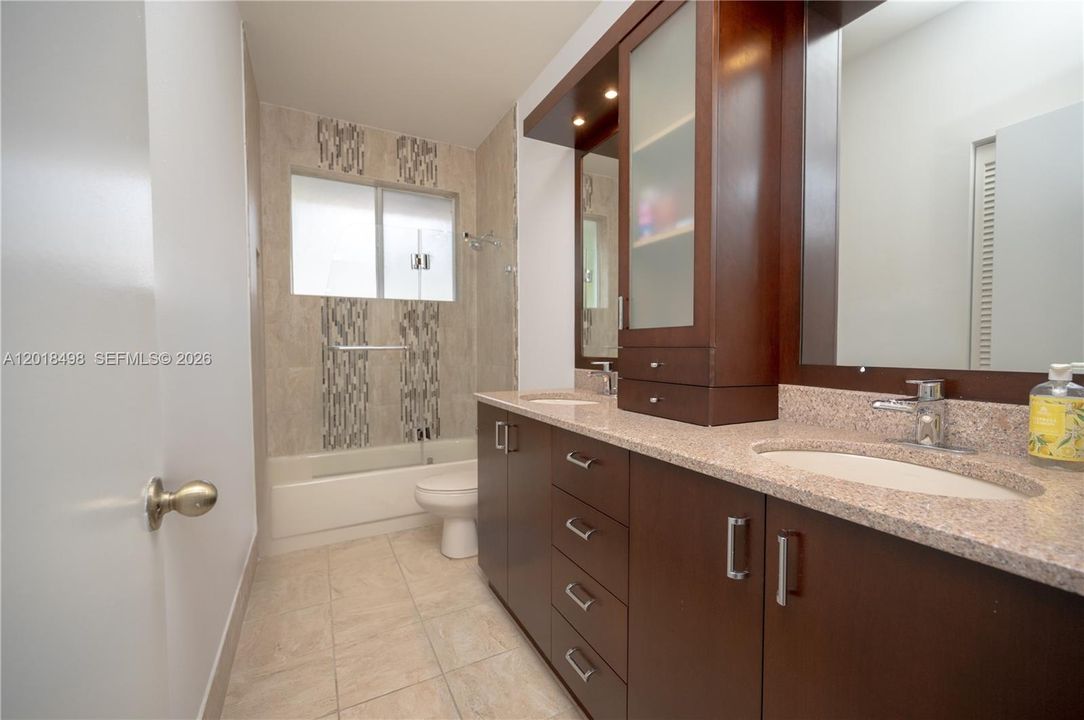 For Sale: $1,075,000 (5 beds, 4 baths, 2716 Square Feet)