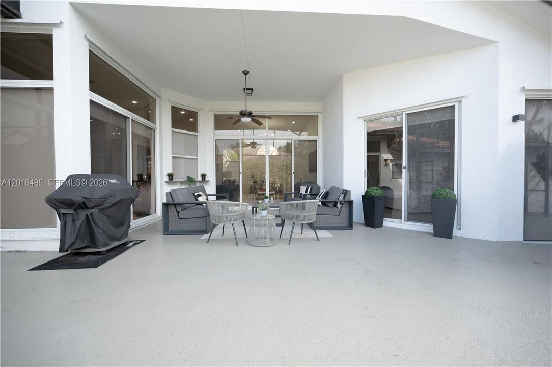 For Sale: $1,075,000 (5 beds, 4 baths, 2716 Square Feet)