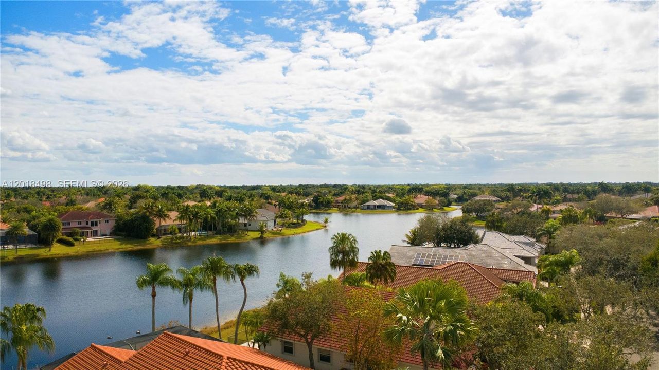 For Sale: $1,075,000 (5 beds, 4 baths, 2716 Square Feet)