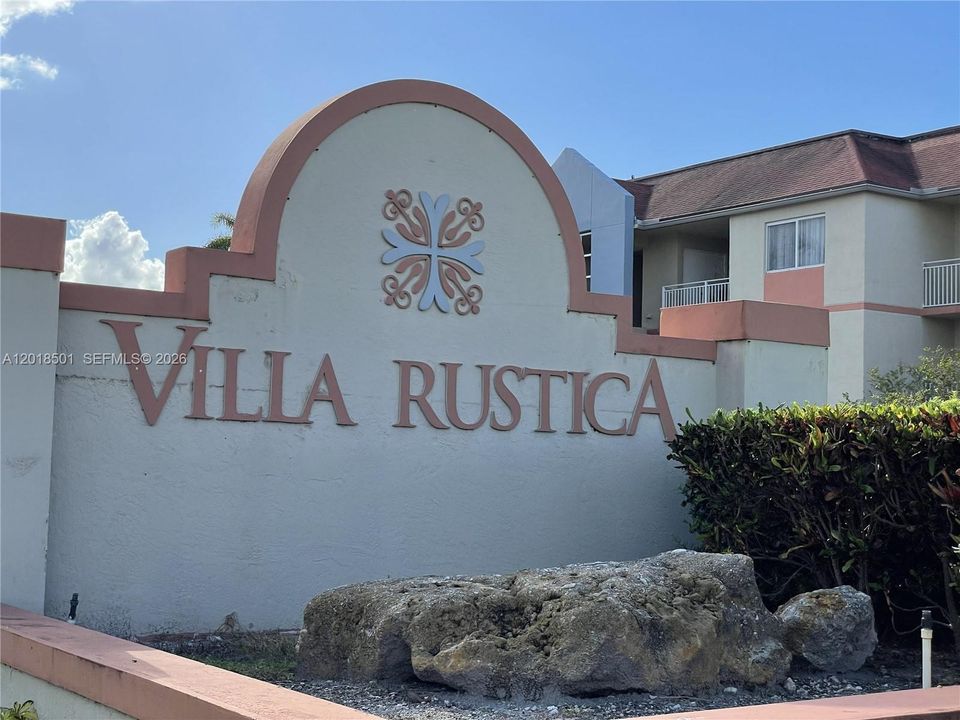 For Sale: $225,000 (1 beds, 1 baths, 851 Square Feet)