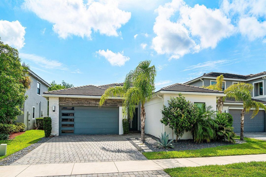 004-7284EsteroDrive-Greenacres-FL-33463-