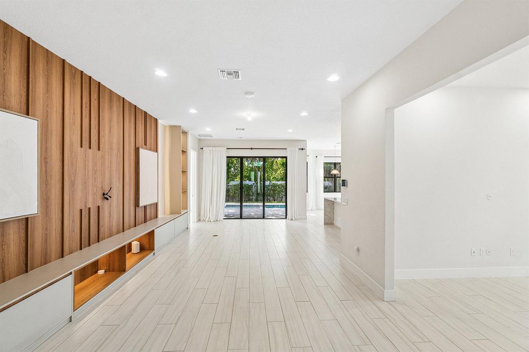 008-7284EsteroDrive-Greenacres-FL-33463-