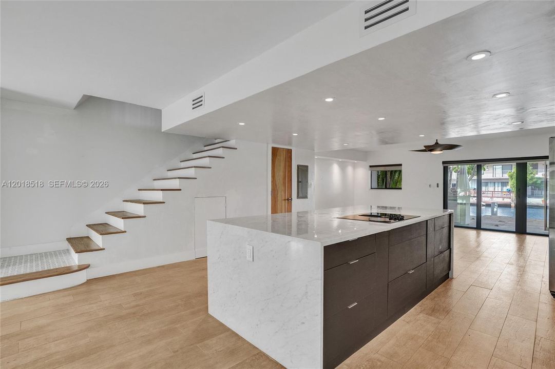 Recently Rented: $4,800 (3 beds, 2 baths, 1590 Square Feet)