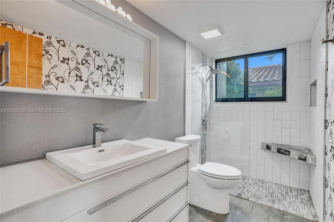 Recently Rented: $4,800 (3 beds, 2 baths, 1590 Square Feet)