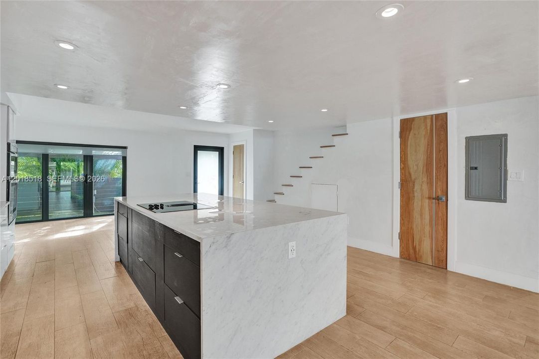 Recently Rented: $4,800 (3 beds, 2 baths, 1590 Square Feet)