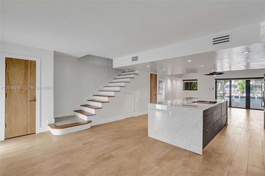 Recently Rented: $4,800 (3 beds, 2 baths, 1590 Square Feet)