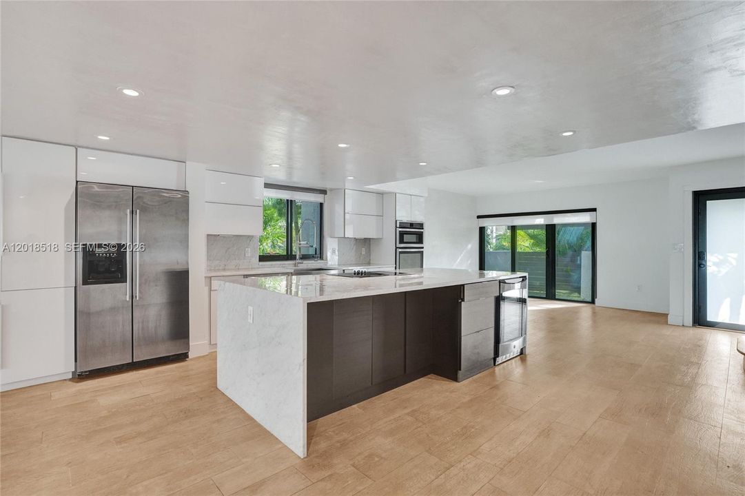 Recently Rented: $4,800 (3 beds, 2 baths, 1590 Square Feet)