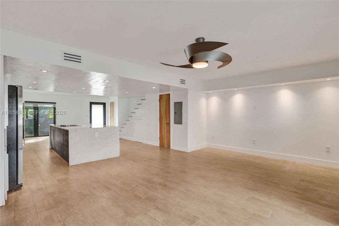 Recently Rented: $4,800 (3 beds, 2 baths, 1590 Square Feet)