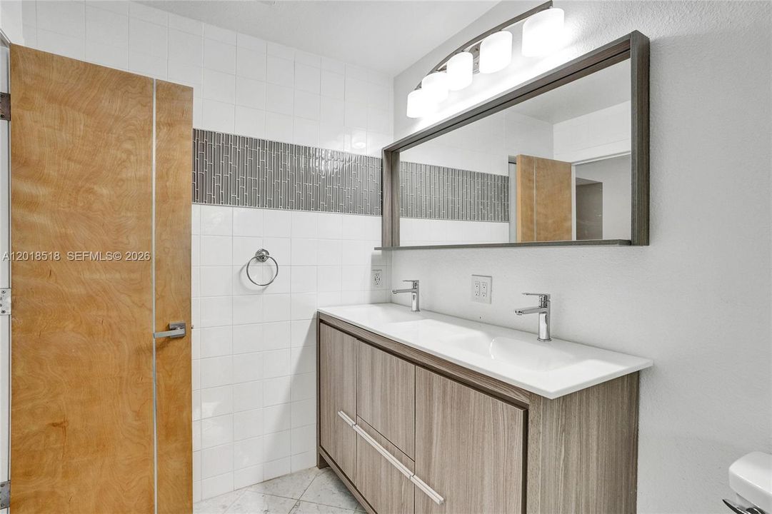 Recently Rented: $4,800 (3 beds, 2 baths, 1590 Square Feet)