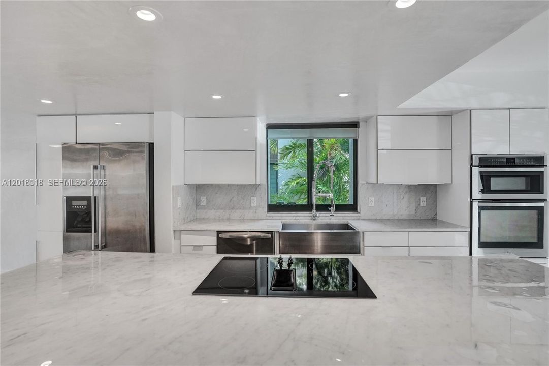 Recently Rented: $4,800 (3 beds, 2 baths, 1590 Square Feet)