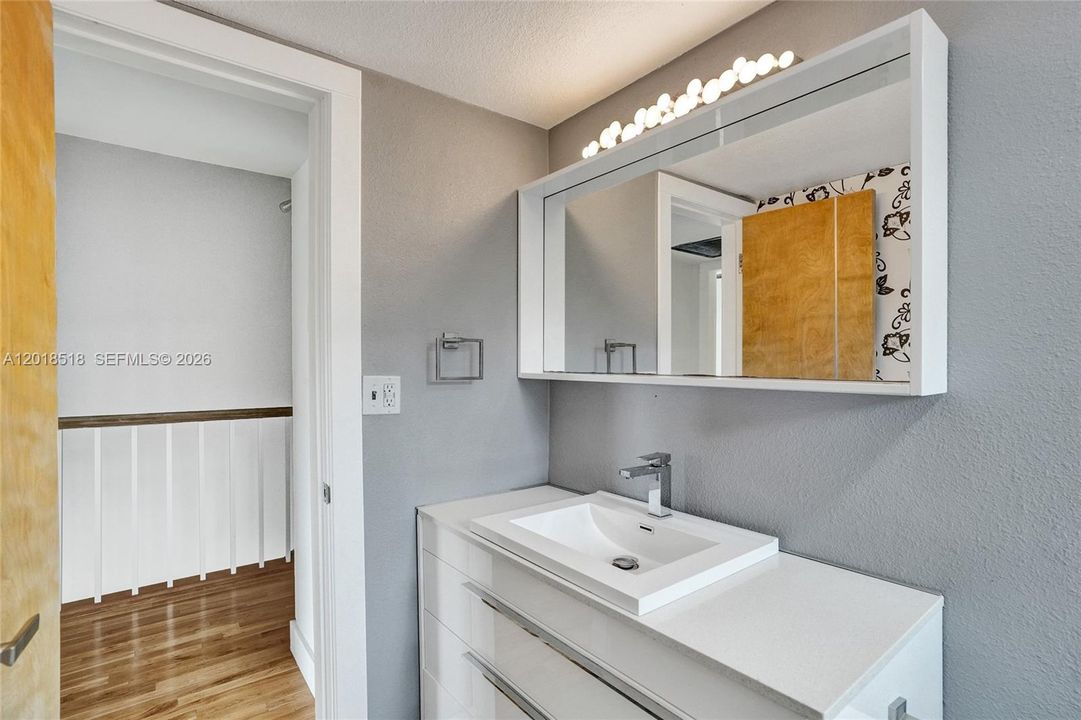 Recently Rented: $4,800 (3 beds, 2 baths, 1590 Square Feet)