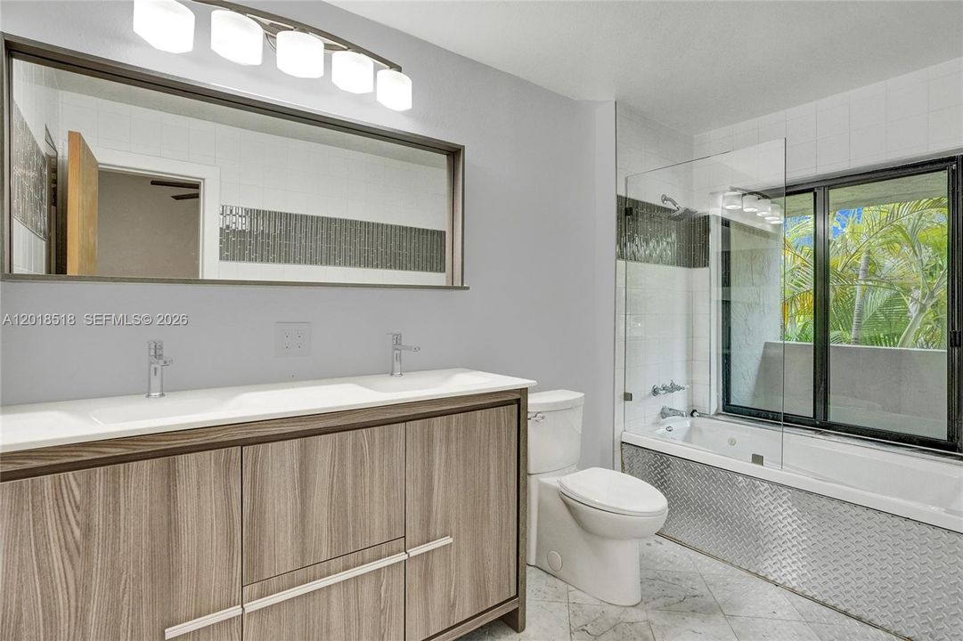 Recently Rented: $4,800 (3 beds, 2 baths, 1590 Square Feet)