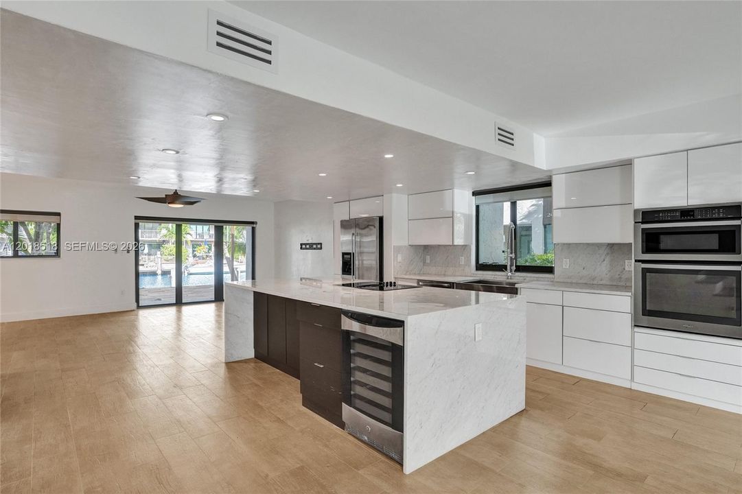Recently Rented: $4,800 (3 beds, 2 baths, 1590 Square Feet)