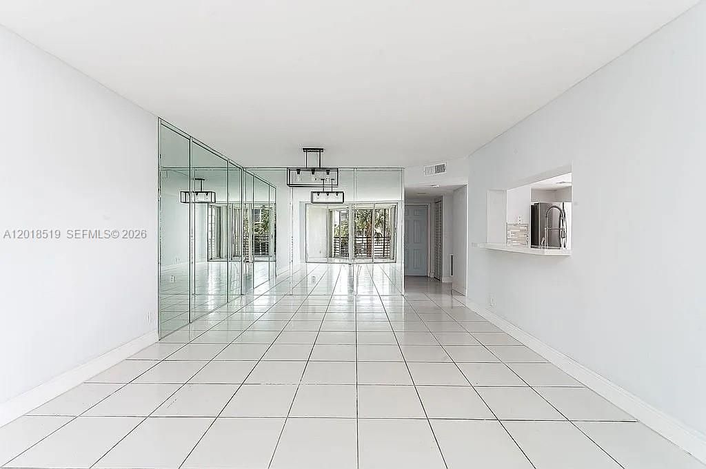 For Sale: $319,900 (3 beds, 2 baths, 1155 Square Feet)