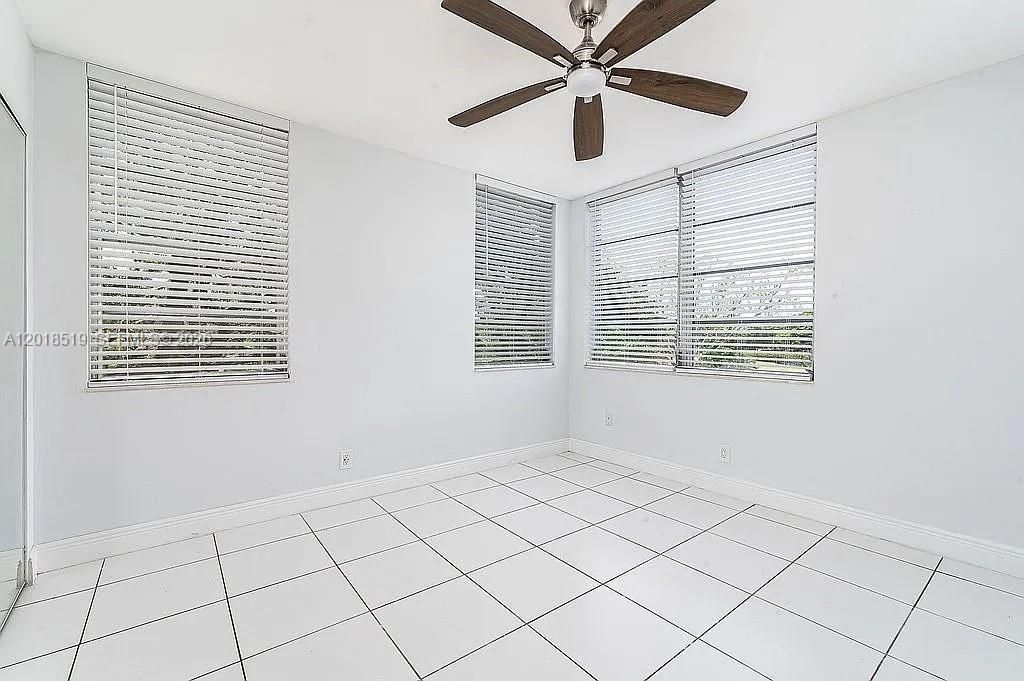 For Sale: $319,900 (3 beds, 2 baths, 1155 Square Feet)