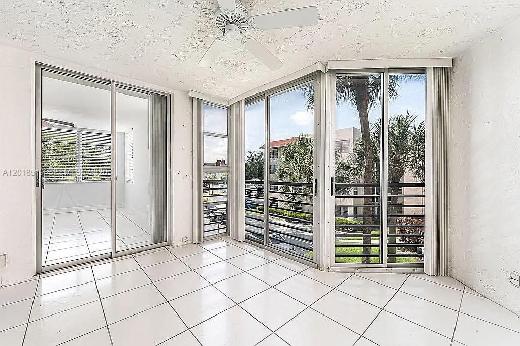 For Sale: $319,900 (3 beds, 2 baths, 1155 Square Feet)