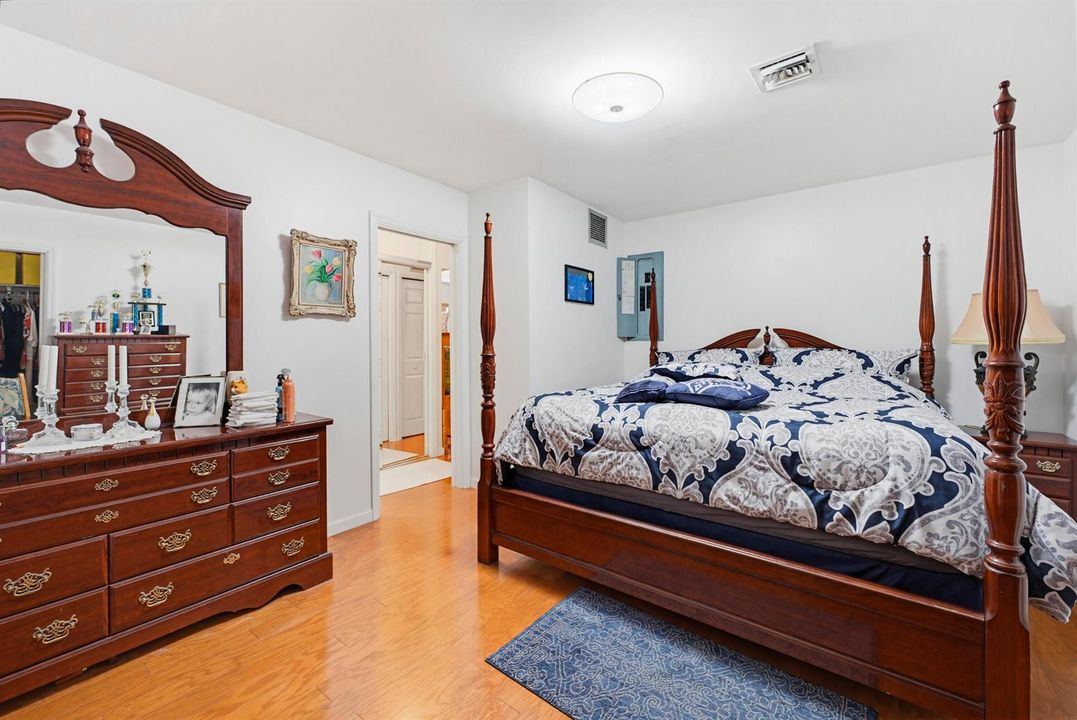 Woolf Realty_728 Ridge Rd (2)