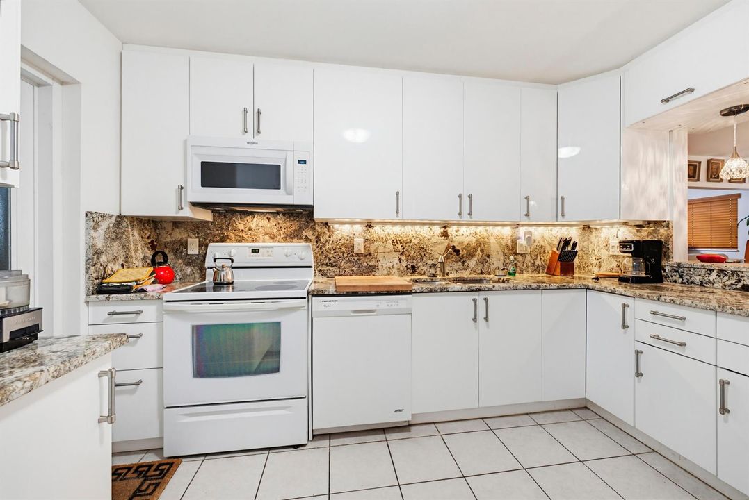 Woolf Realty_728 Ridge Rd (9)
