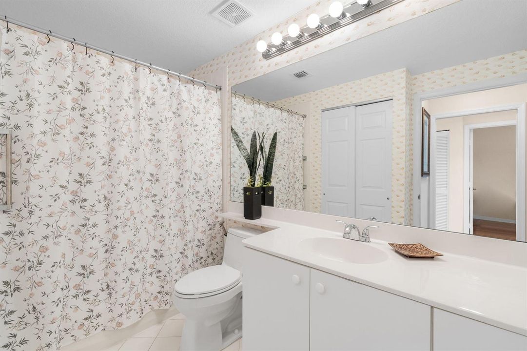Guest Bathroom -7735 Yardley Dr 103 Tama