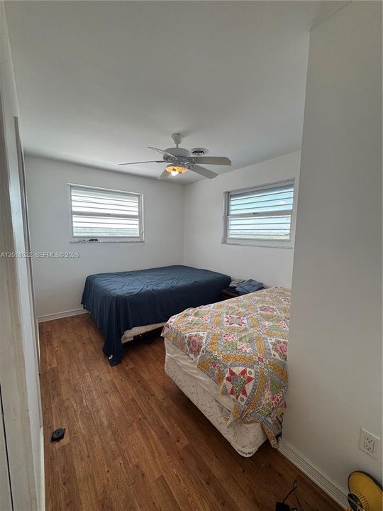 For Sale: $1,100,000 (3 beds, 1 baths, 960 Square Feet)