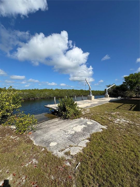 For Sale: $1,100,000 (3 beds, 1 baths, 960 Square Feet)