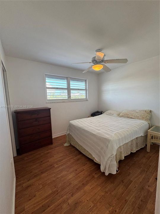 For Sale: $1,100,000 (3 beds, 1 baths, 960 Square Feet)