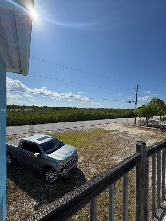 For Sale: $1,100,000 (3 beds, 1 baths, 960 Square Feet)