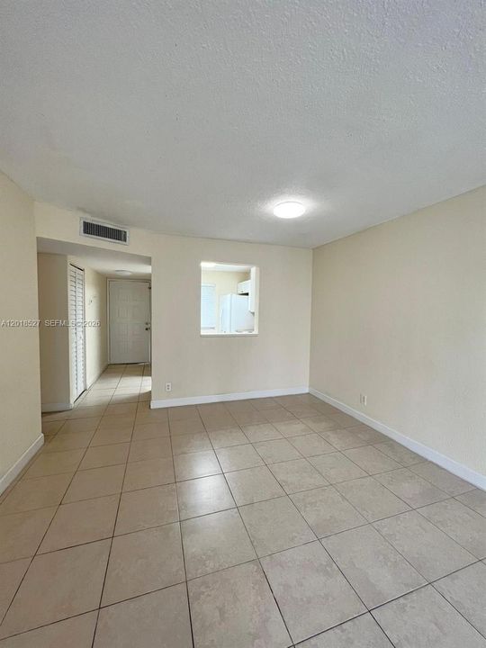 En Venta: $218,000 (2 camas, 2 baños, 832 Pies cuadrados)