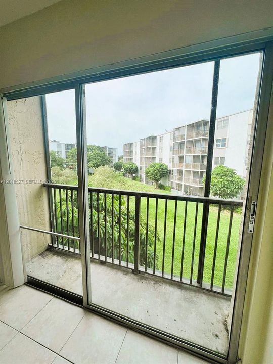En Venta: $218,000 (2 camas, 2 baños, 832 Pies cuadrados)