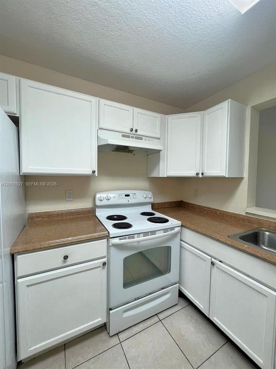 En Venta: $218,000 (2 camas, 2 baños, 832 Pies cuadrados)