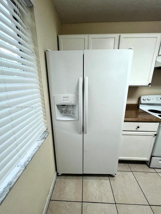 En Venta: $218,000 (2 camas, 2 baños, 832 Pies cuadrados)