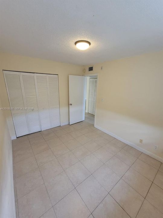 En Venta: $218,000 (2 camas, 2 baños, 832 Pies cuadrados)
