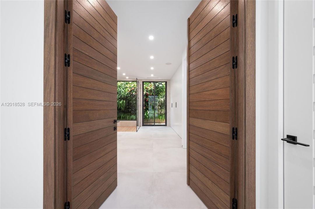 For Sale: $4,495,000 (5 beds, 4 baths, 4300 Square Feet)